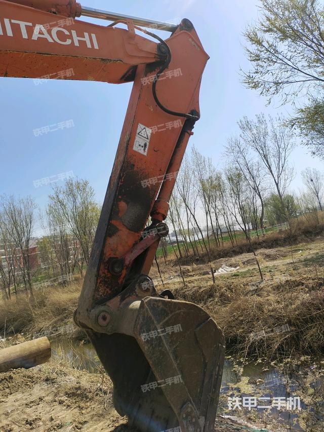 小臂整體左后(工作和回轉(zhuǎn)裝置) 小臂整體左后(工作和回轉(zhuǎn)裝置)