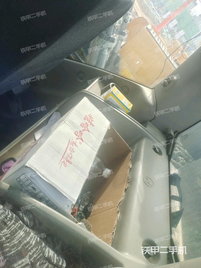 駕駛室正側(cè)（駕駛室部分）