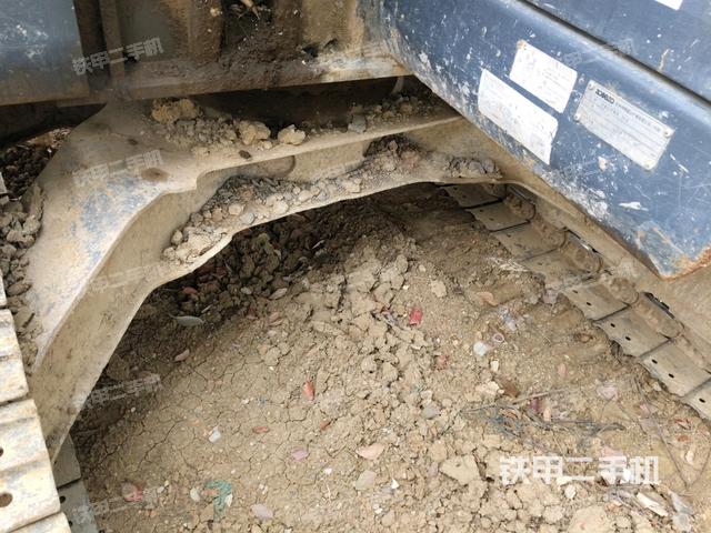 轉(zhuǎn)盤和下車架正前（工作和回轉(zhuǎn)裝置）