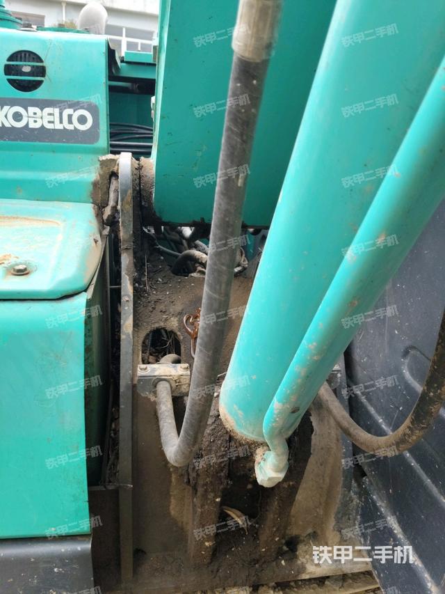 大臂根部?斜（工作和回轉(zhuǎn)裝置）