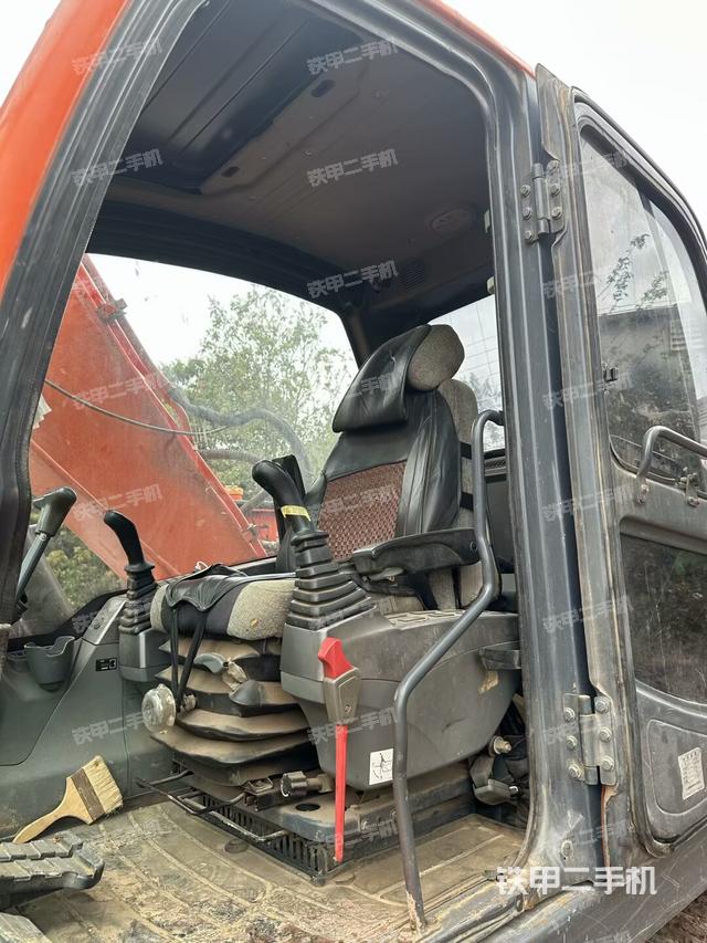 驾驶室整体（整机外观）