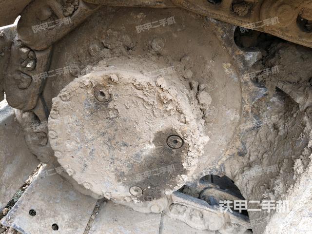 右驅(qū)動輪（行走機(jī)構(gòu)）