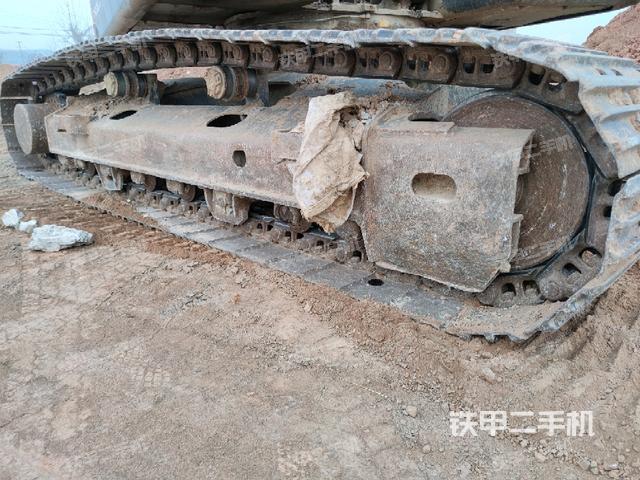 右側(cè)履帶整體(行走機(jī)構(gòu)) 右側(cè)履帶整體(行走機(jī)構(gòu))