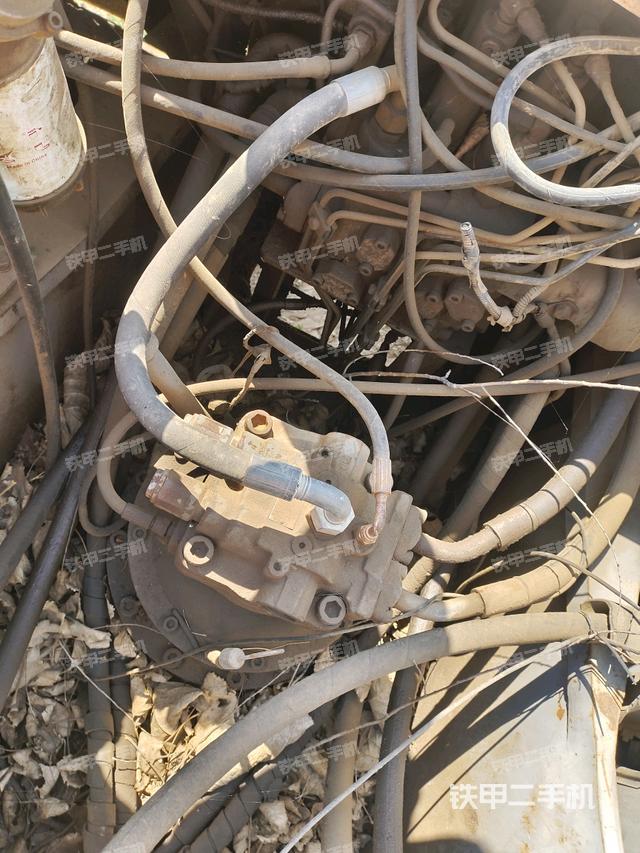 回轉(zhuǎn)馬達(dá)（上車部件）