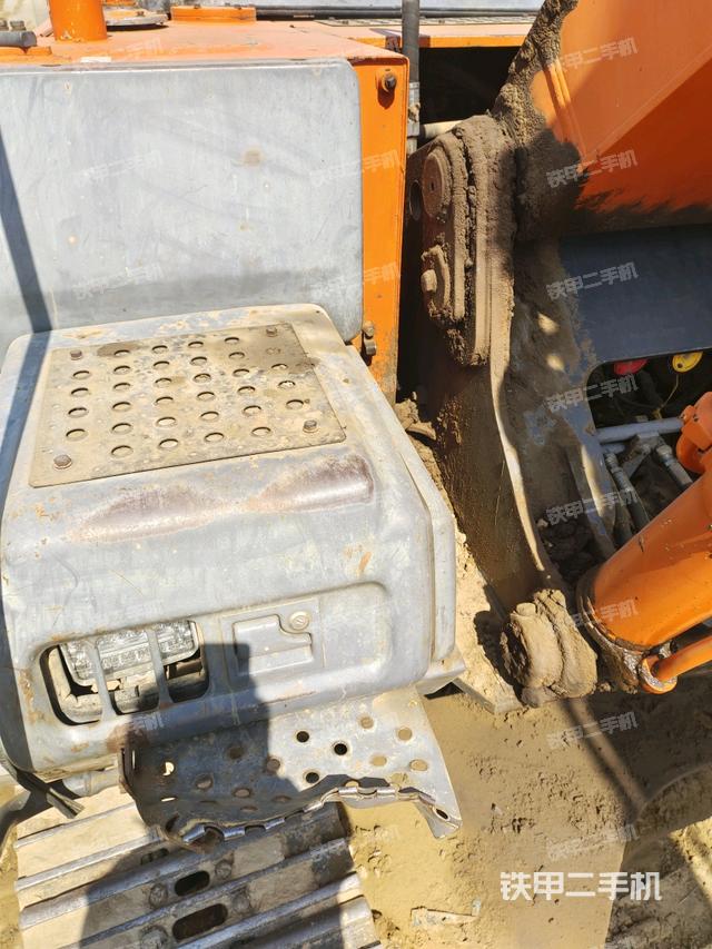 大臂根部?斜視(工作和回轉(zhuǎn)裝置) 大臂根部?斜視(工作和回轉(zhuǎn)裝置)