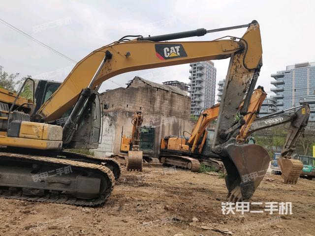 大臂整體?右側(cè)（工作和回轉(zhuǎn)裝置）