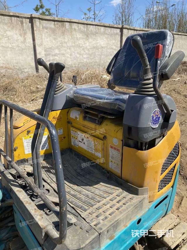 駕駛室頂部（整機(jī)外觀）