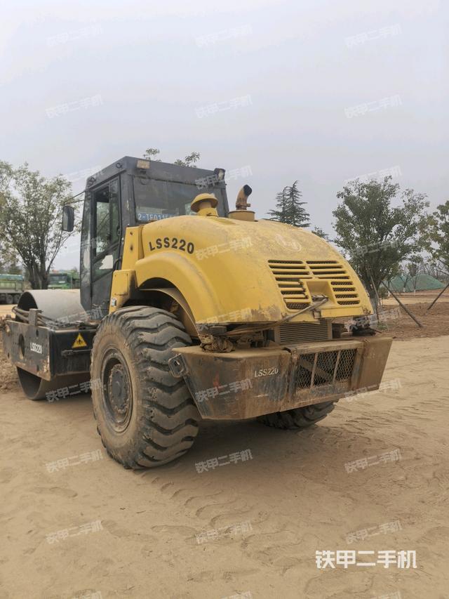 左后45°（壓路機(jī)整機(jī)外觀）