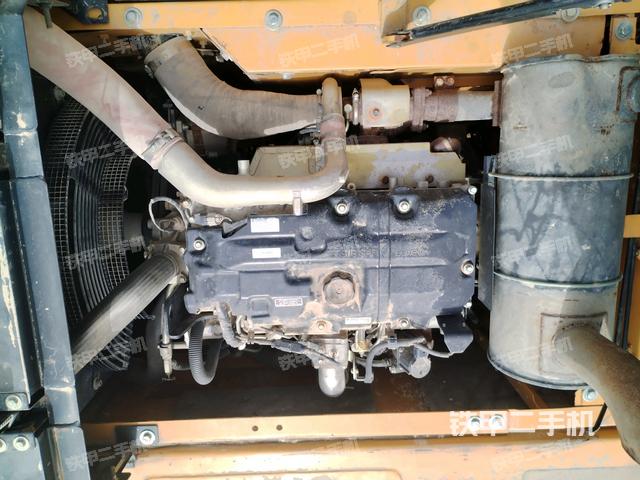 發(fā)動(dòng)機(jī)室（上車部件）