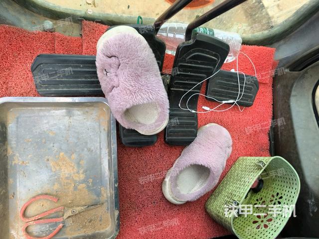 后窗玻璃角標(biāo)（駕駛室部分）