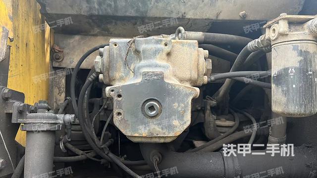 液壓泵斜45?左（大件艙室）