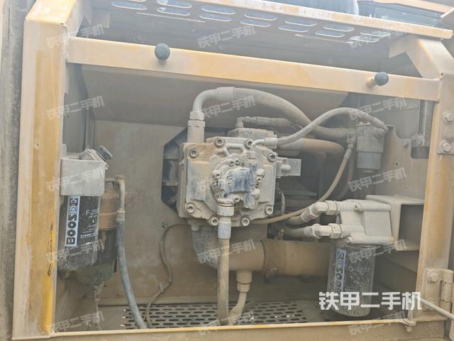 液壓泵斜45?右（大件艙室）