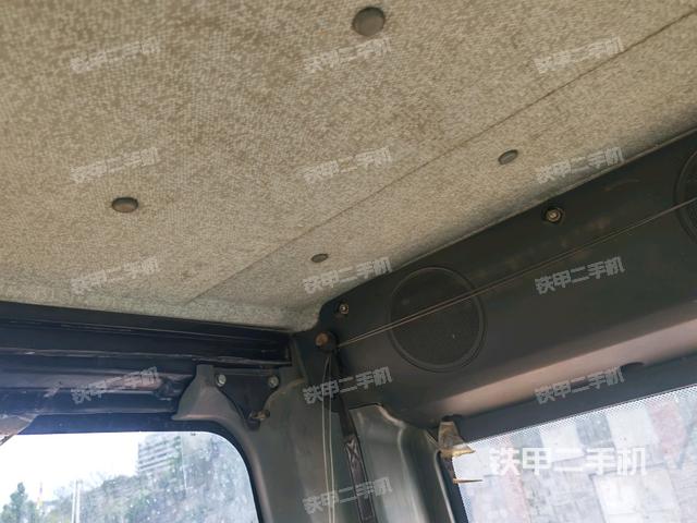 右側(cè)玻璃角標(biāo)（駕駛室部分）