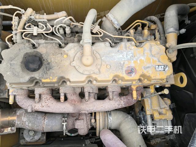 氣門室蓋螺絲特寫(上車部件) 氣門室蓋螺絲特寫(上車部件)