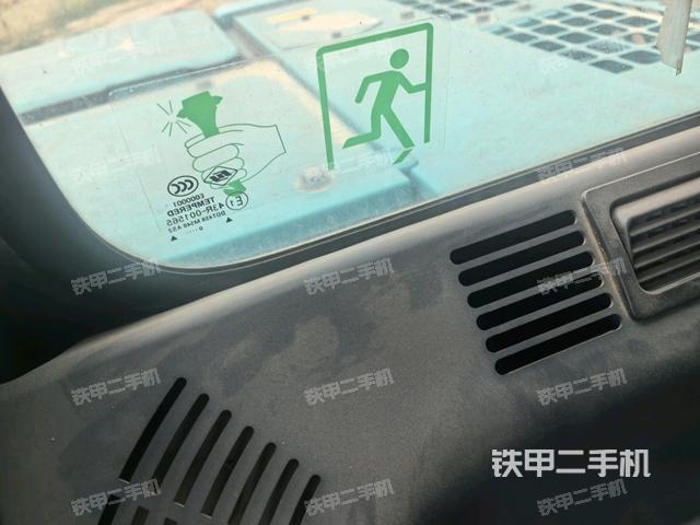 左后方玻璃角標(駕駛室部分) 左后方玻璃角標(駕駛室部分)