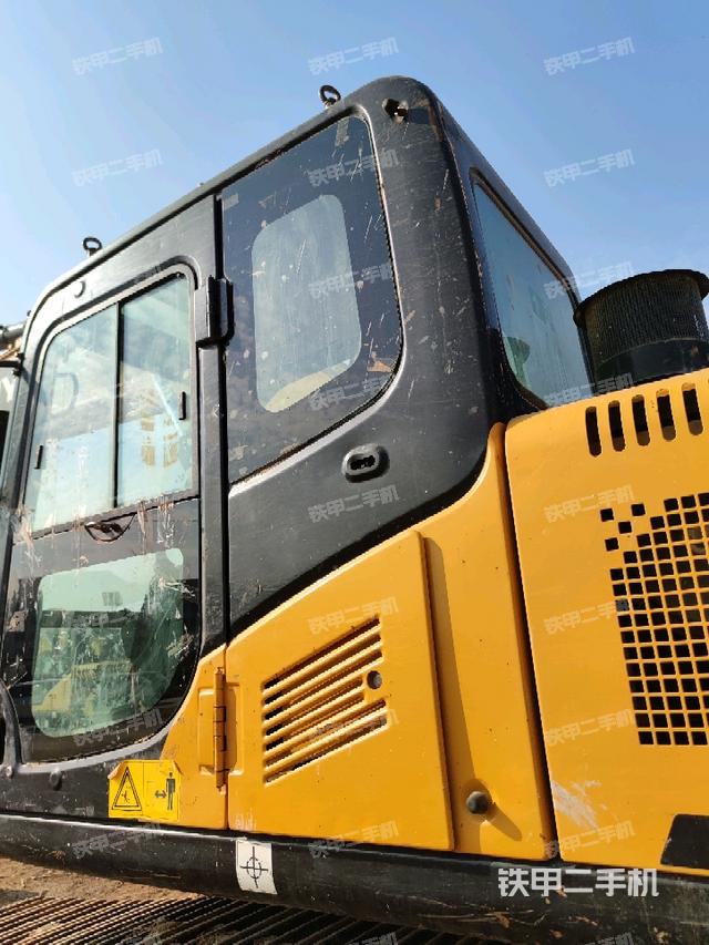 駕駛室左后45度（駕駛室部分）