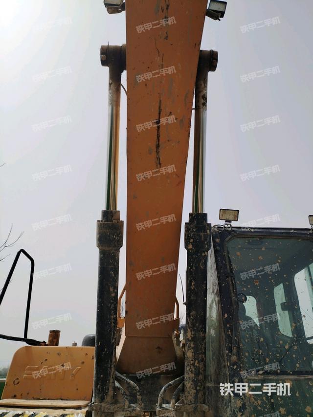 大臂油缸整體?豎拍（工作和回轉(zhuǎn)裝置）