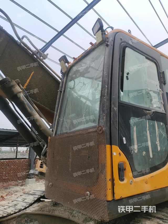 駕駛室左前45度(駕駛室部分) 駕駛室左前45度(駕駛室部分)