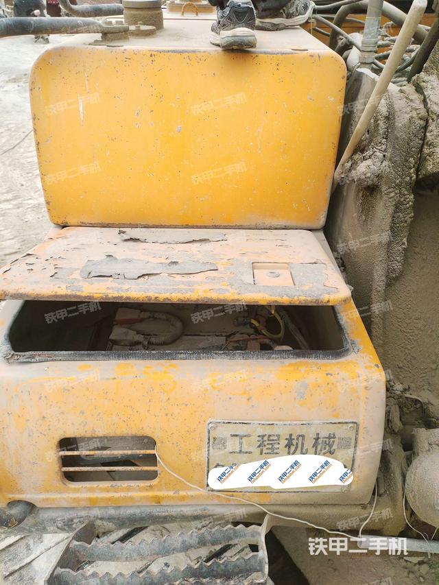 大臂背部俯視(工作和回轉(zhuǎn)裝置) 大臂背部俯視(工作和回轉(zhuǎn)裝置)