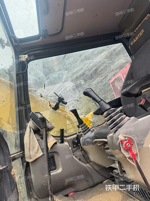 驾驶室整体（整机外观）