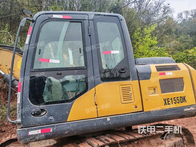 后窗玻璃角標(駕駛室部分) 后窗玻璃角標(駕駛室部分)