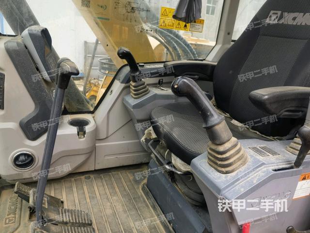 駕駛室整體（整機外觀）