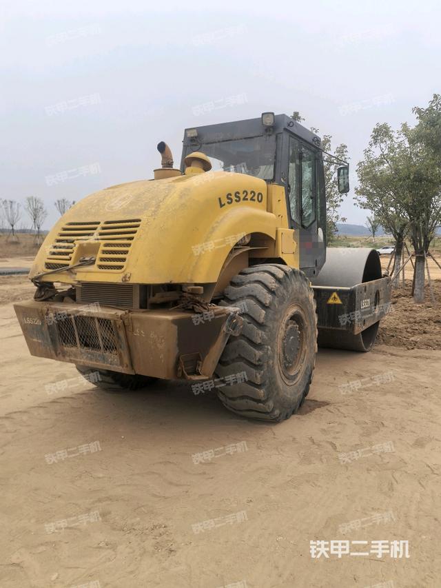 右后45°（壓路機(jī)整機(jī)外觀）