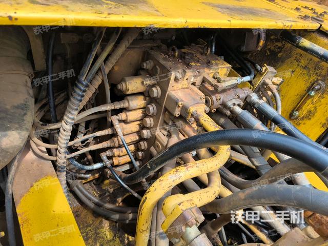 驾驶室顶部俯视(上车部件) 驾驶室顶部俯视(上车部件)