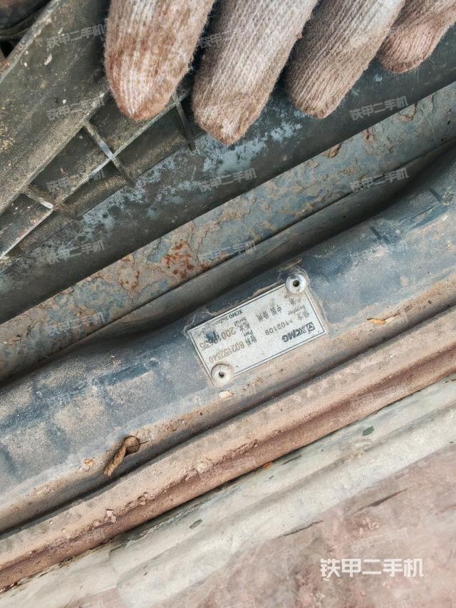 左后方玻璃角標(駕駛室部分) 左后方玻璃角標(駕駛室部分)