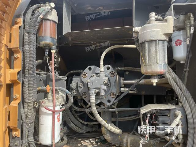 液壓泵艙室正面整體（整機(jī)外觀）