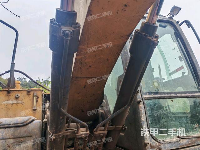 鏟斗45度(工作和回轉(zhuǎn)裝置) 鏟斗45度(工作和回轉(zhuǎn)裝置)