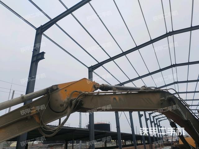 大臂根部?斜視(工作和回轉(zhuǎn)裝置) 大臂根部?斜視(工作和回轉(zhuǎn)裝置)