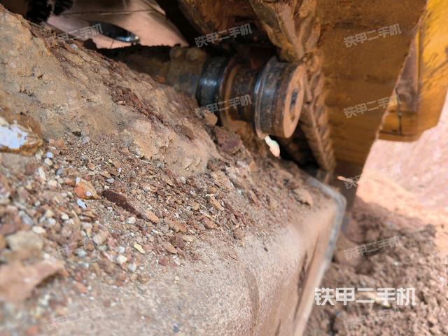 左侧履带整体 (行走机构) 左侧履带整体 (行走机构)