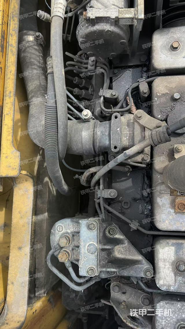 氣門室蓋螺絲特寫（上車部件）