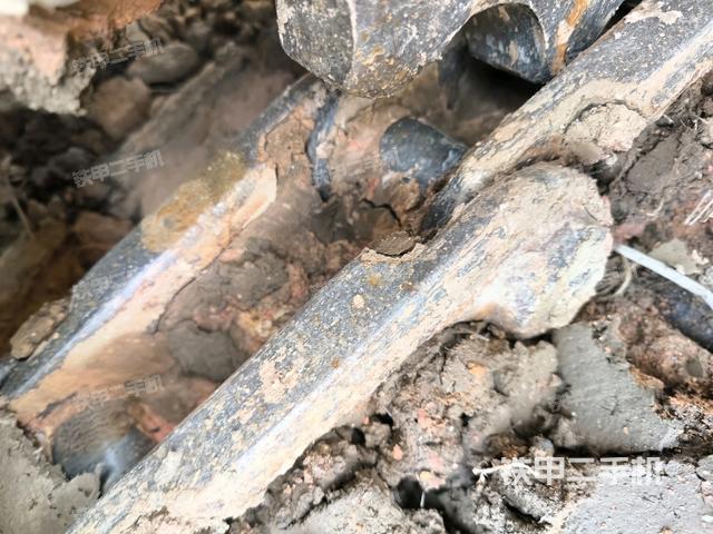 右驅(qū)動(dòng)輪（行走機(jī)構(gòu)）