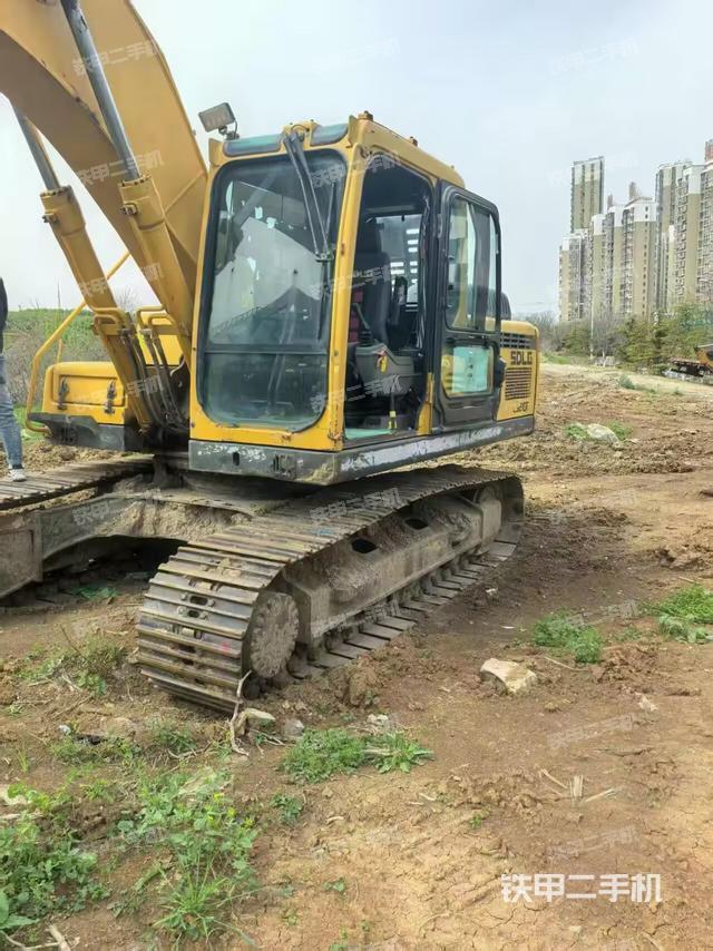 駕駛室整體（整機外觀）