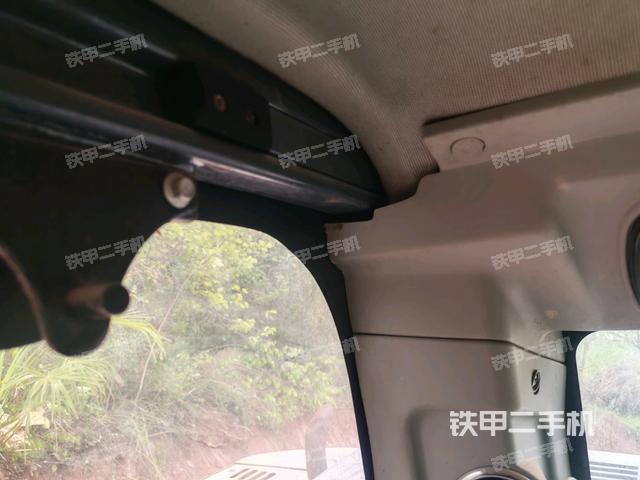 駕駛室左前45度(駕駛室部分) 駕駛室左前45度(駕駛室部分)