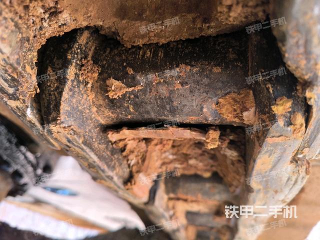 左驱动轮(行走机构) 左驱动轮(行走机构)