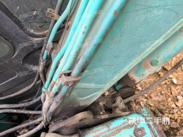 轉(zhuǎn)盤和下車架正前（工作和回轉(zhuǎn)裝置）