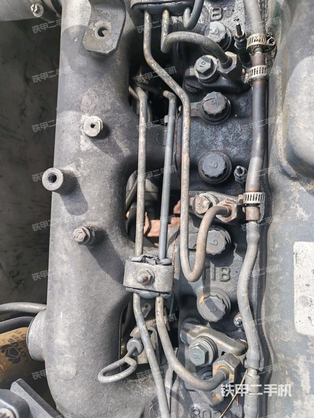 氣門(mén)室蓋螺絲特寫(xiě)（上車(chē)部件）