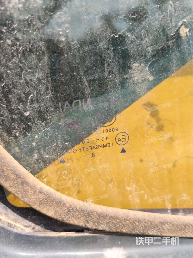 后窗玻璃角標(biāo)（駕駛室部分）