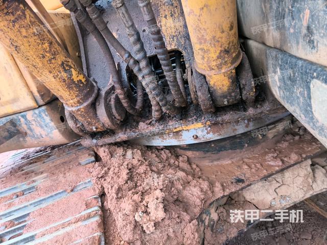 大臂根部?斜視(工作和回轉(zhuǎn)裝置) 大臂根部?斜視(工作和回轉(zhuǎn)裝置)