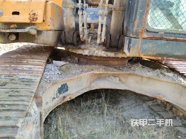 轉(zhuǎn)盤和下車架正前（工作和回轉(zhuǎn)裝置）