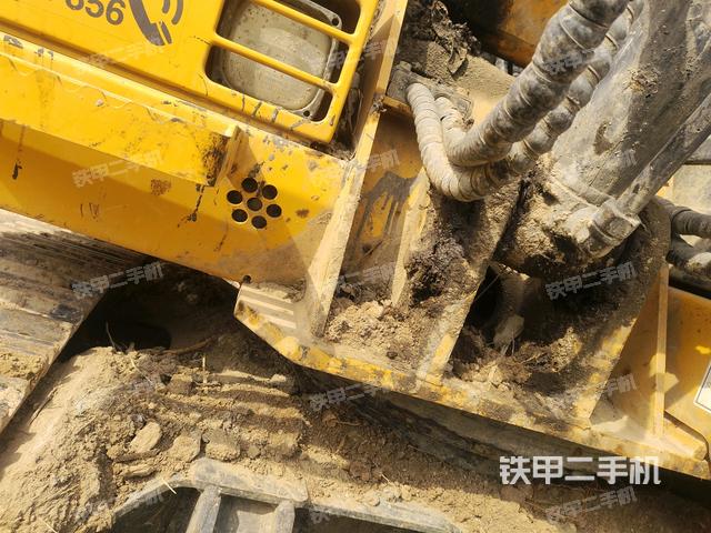 轉(zhuǎn)盤和下車架正前(工作和回轉(zhuǎn)裝置) 轉(zhuǎn)盤和下車架正前(工作和回轉(zhuǎn)裝置)