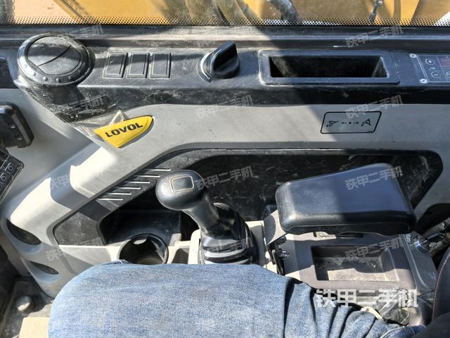 座椅左側(cè)控制臺(tái)/音響/含左手柄（駕駛室部分）