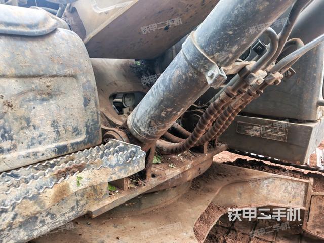 小臂整體右前(工作和回轉(zhuǎn)裝置) 小臂整體右前(工作和回轉(zhuǎn)裝置)