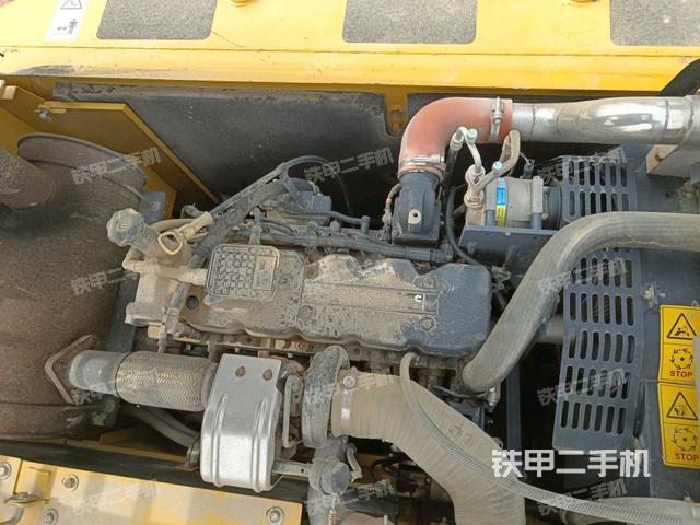 發(fā)動機整體俯視(整機外觀) 發(fā)動機整體俯視(整機外觀)