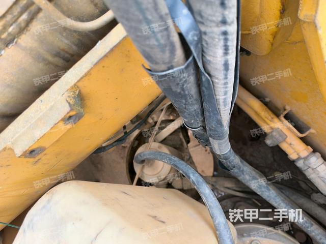 加藤HD820R挖掘机的设备实拍-第40张实拍照片
