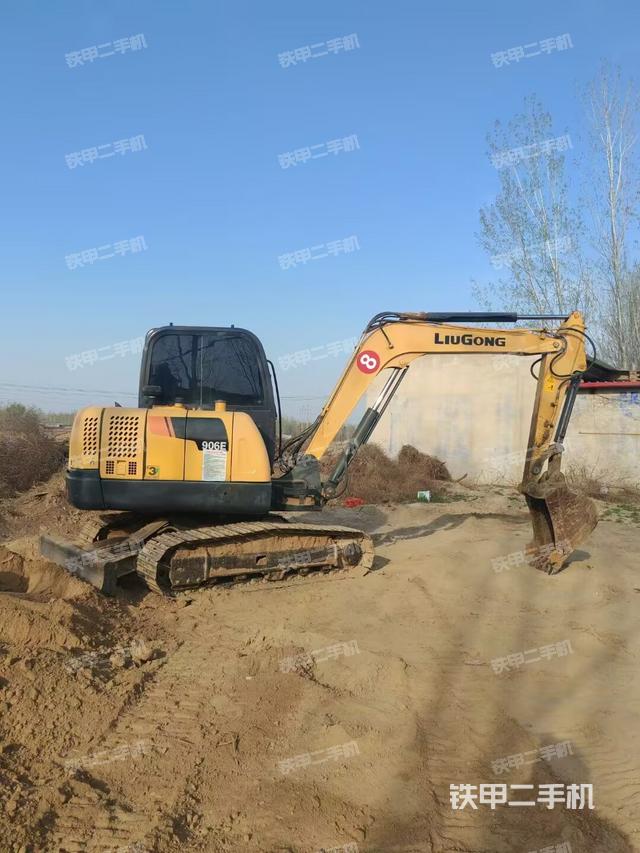 整機(jī)右后45°(整機(jī)外觀) 整機(jī)右后45°(整機(jī)外觀)