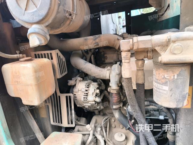 發(fā)動(dòng)機(jī)室（上車部件）